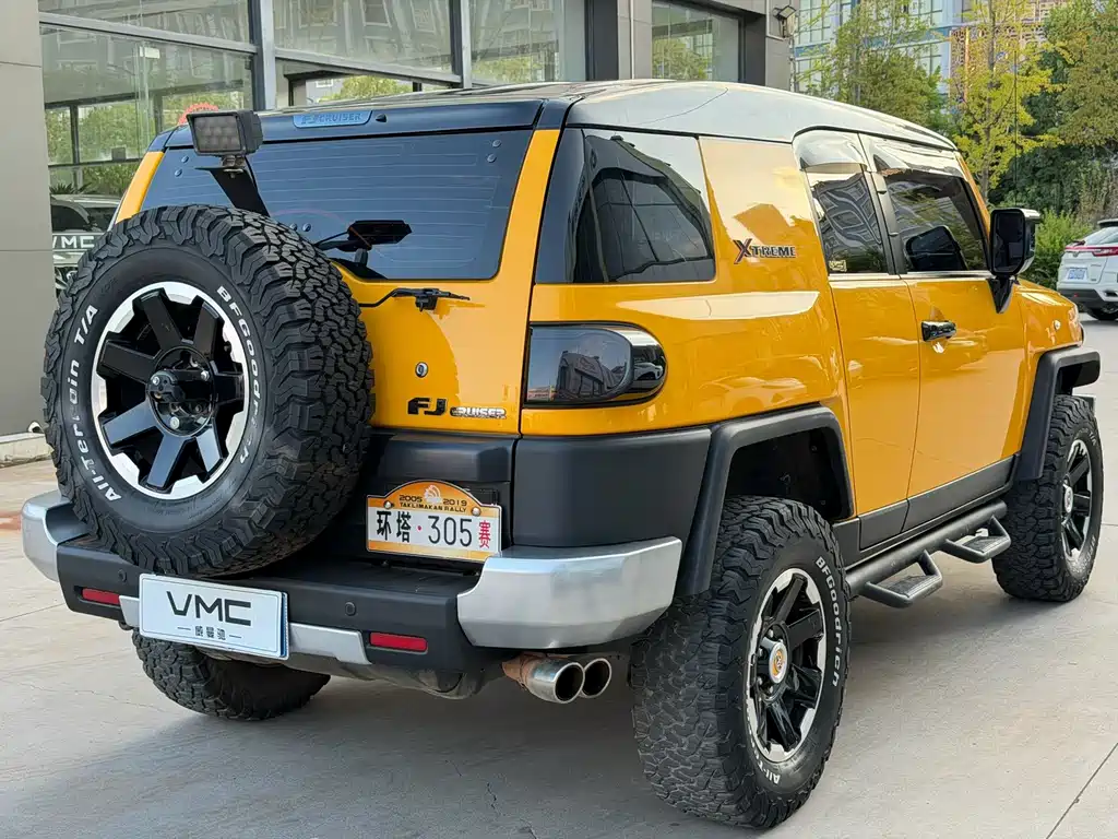 Toyota FJ Cruiser — миниатюра 7