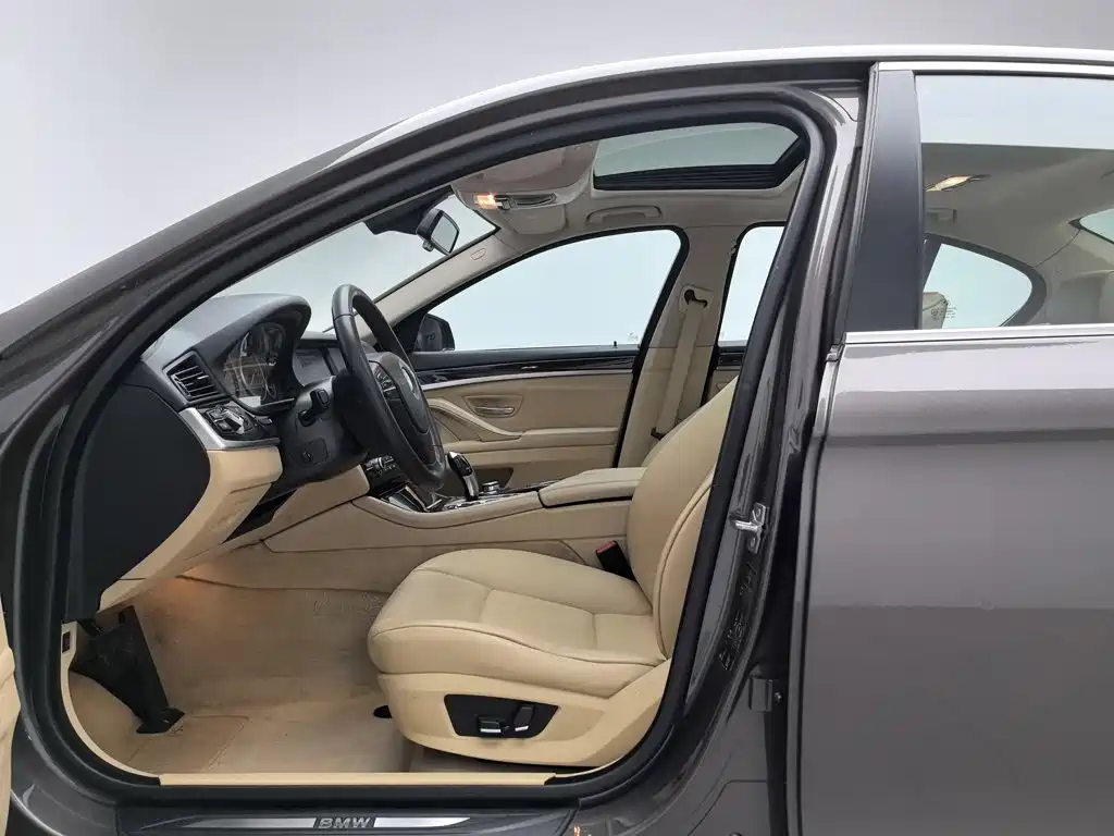 BMW 5 Series (Import) — миниатюра 10