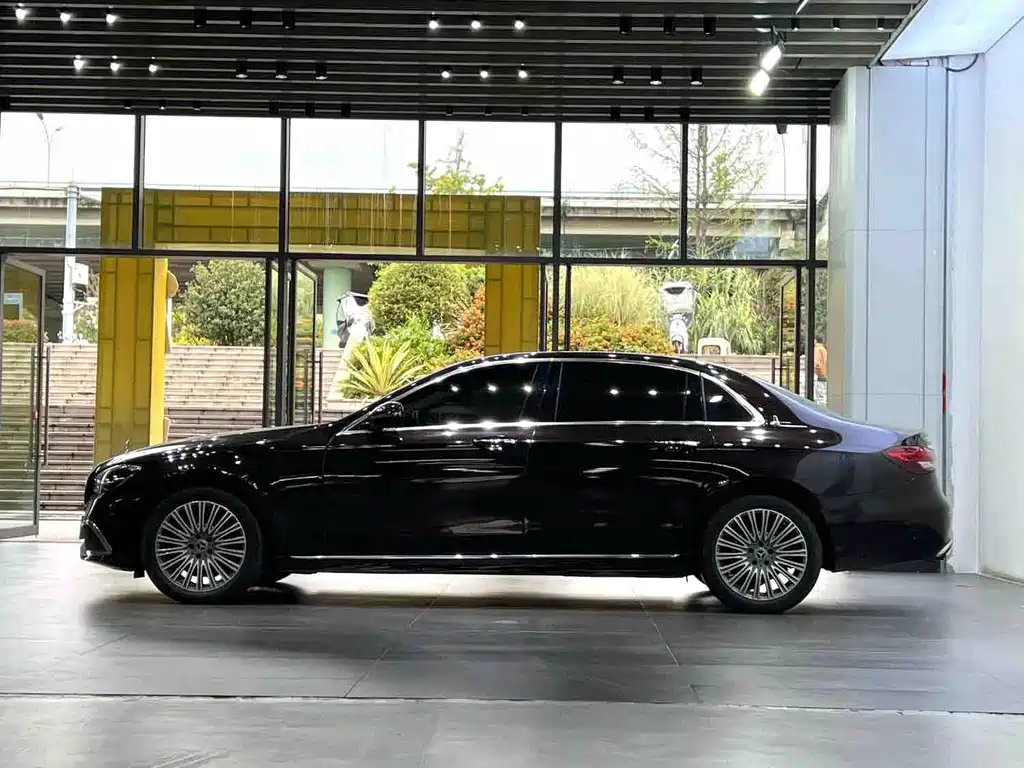 Mercedes-Benz E-Class — миниатюра 14