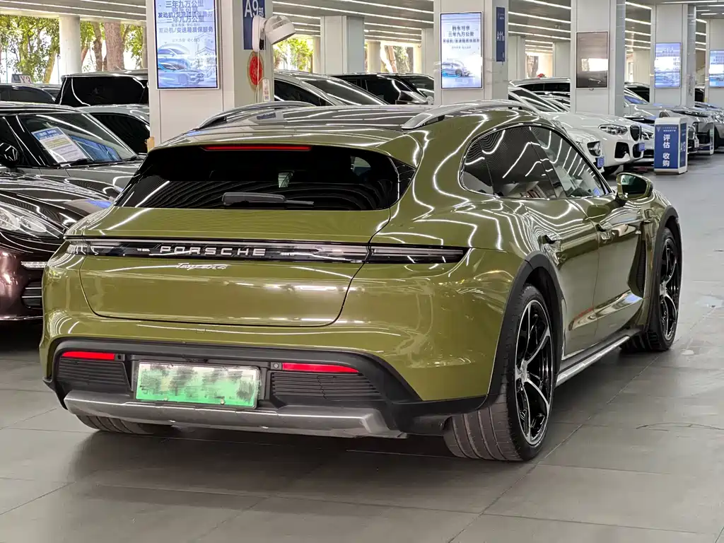 Porsche Taycan — миниатюра 5