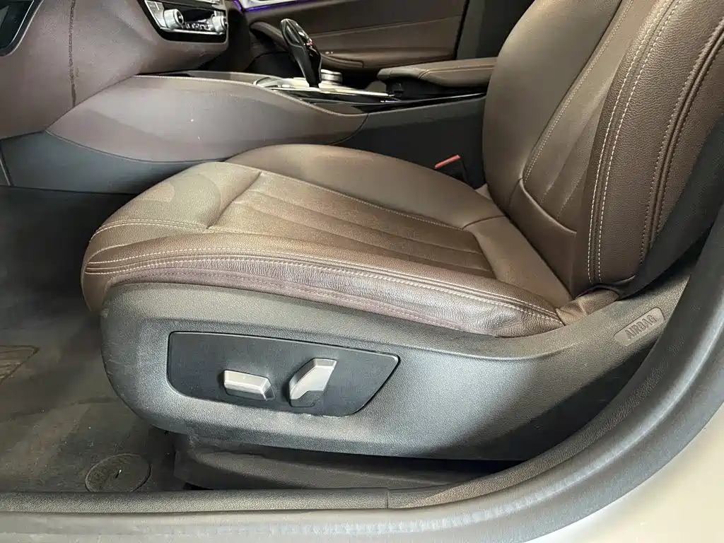 BMW 5 Series — миниатюра 17