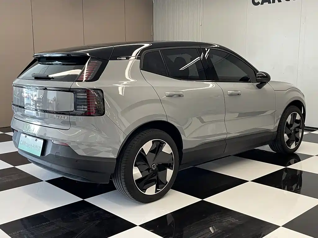 Volvo EX30 — миниатюра 5