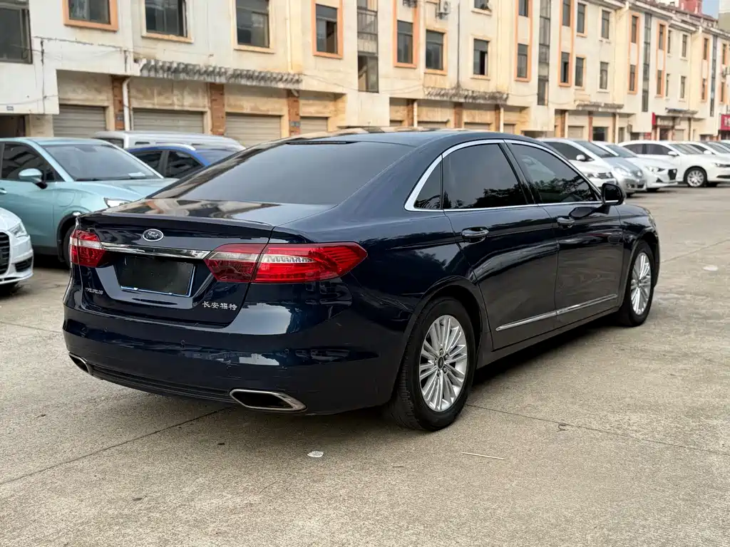 Ford Taurus — миниатюра 9