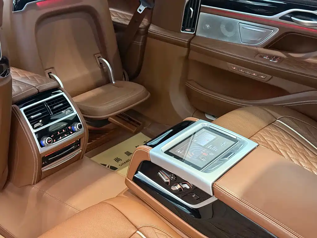 BMW 7 Series — миниатюра 15