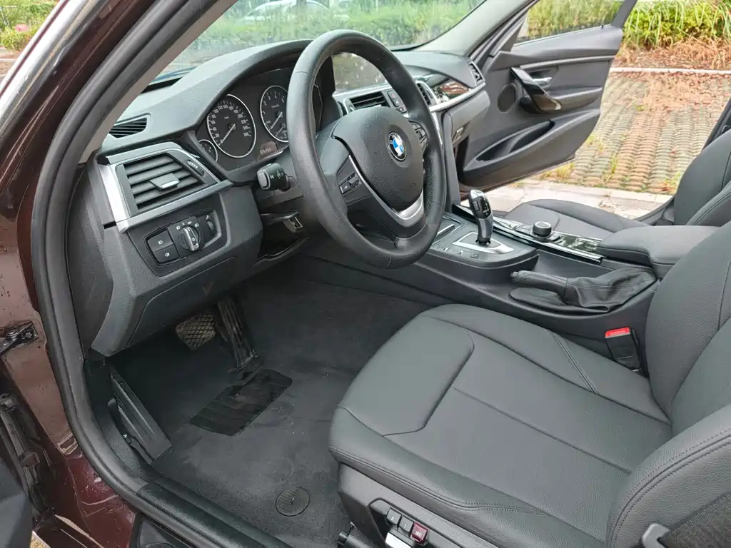 BMW 3 Series — миниатюра 8