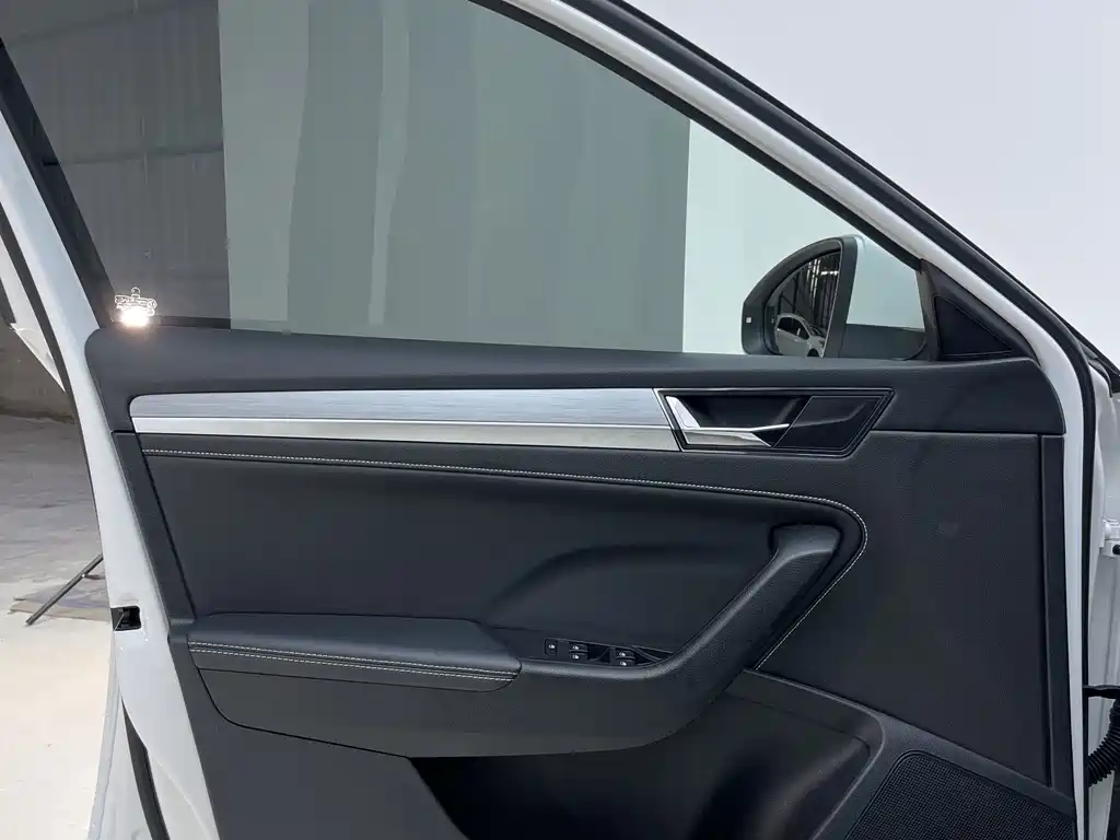 Skoda Superb — миниатюра 13