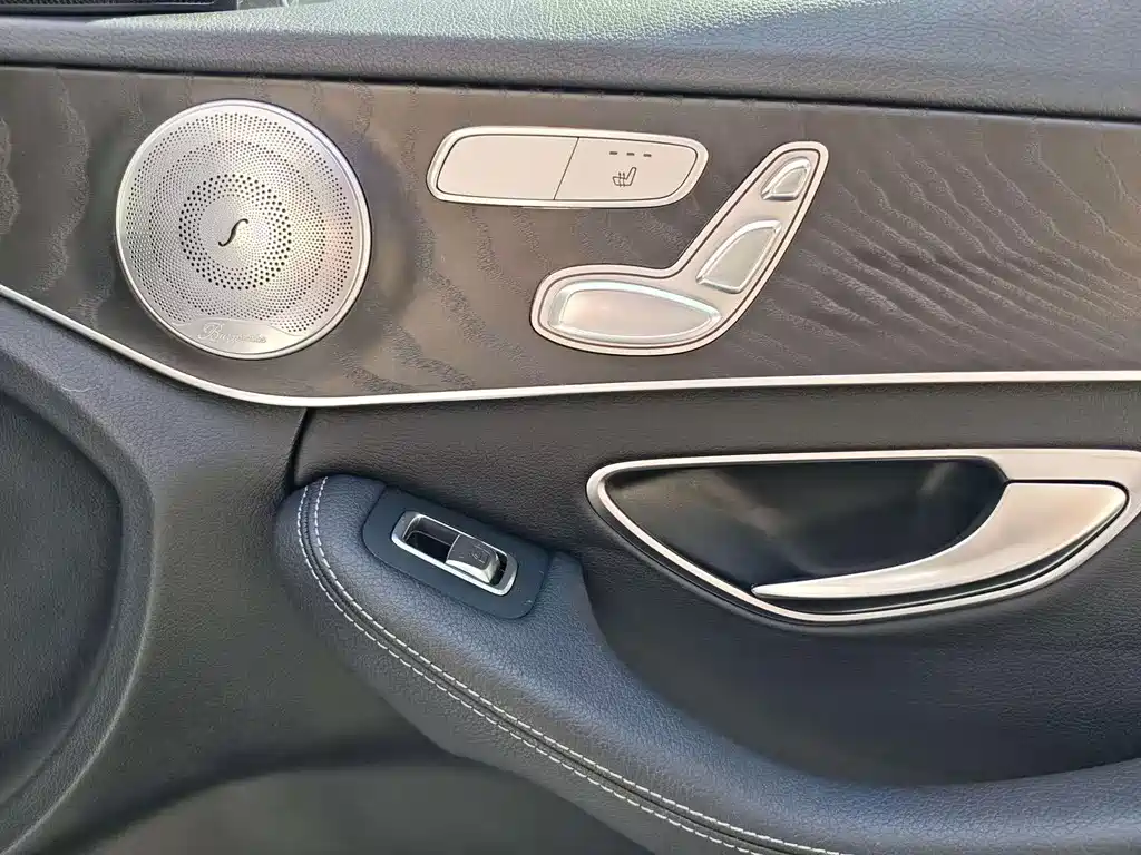 Mercedes-Benz C-Class (Import) — миниатюра 13