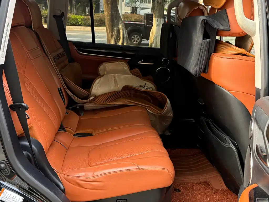 Lexus LX — миниатюра 8