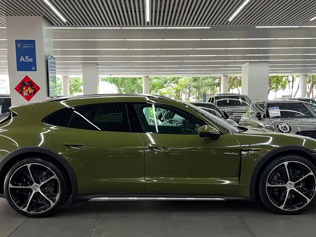 Porsche Taycan — миниатюра 15