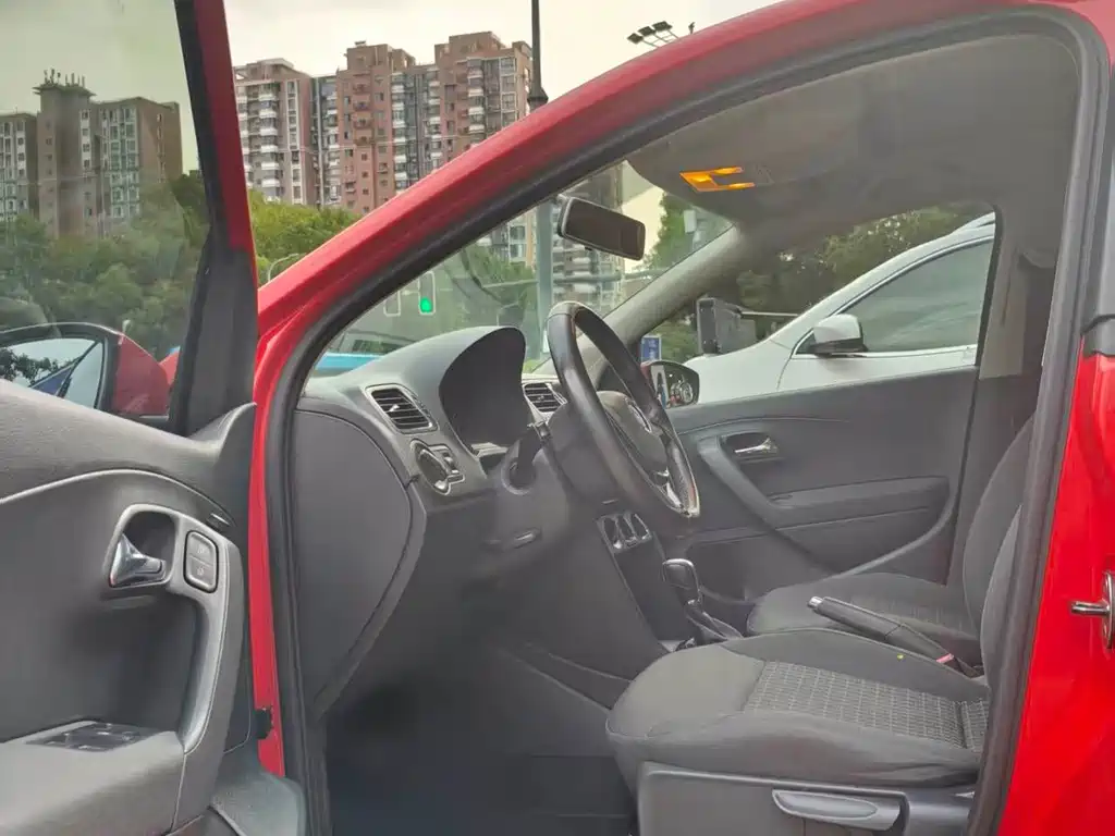 Volkswagen Polo — миниатюра 5