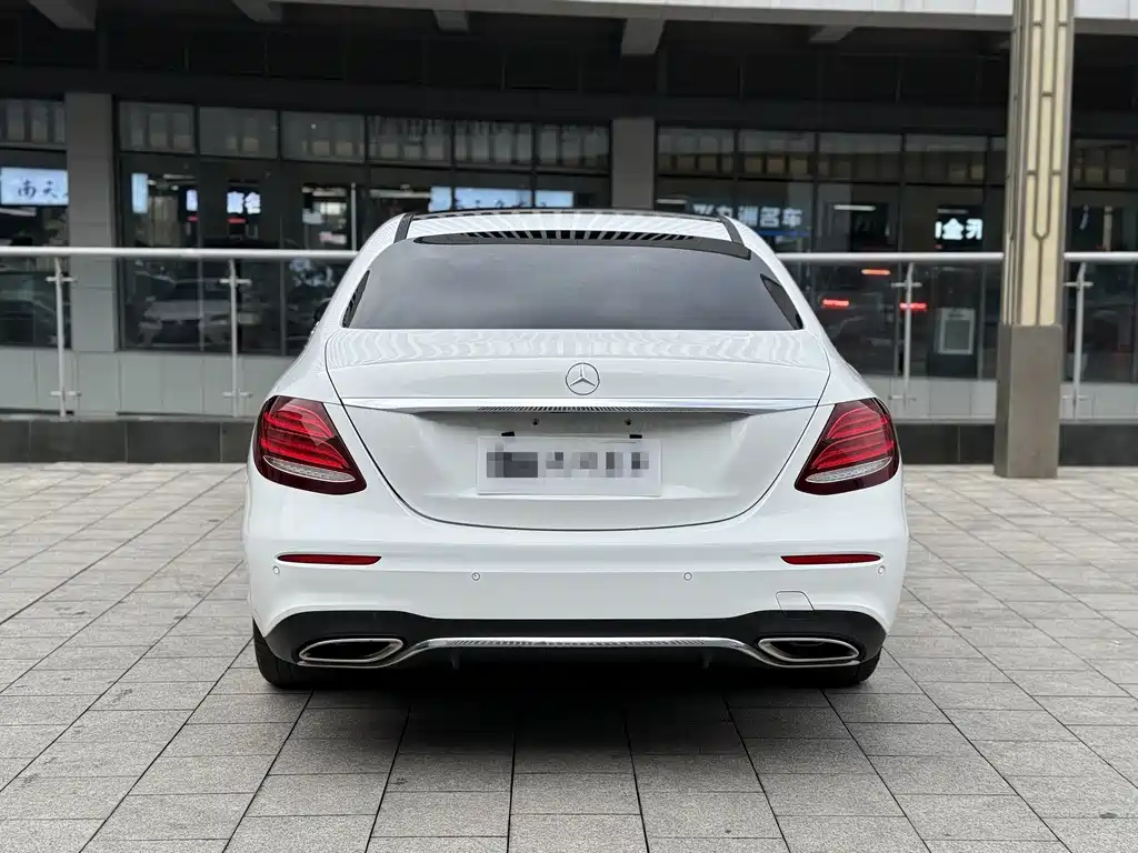 MERCEDES-BENZ E CLASS
