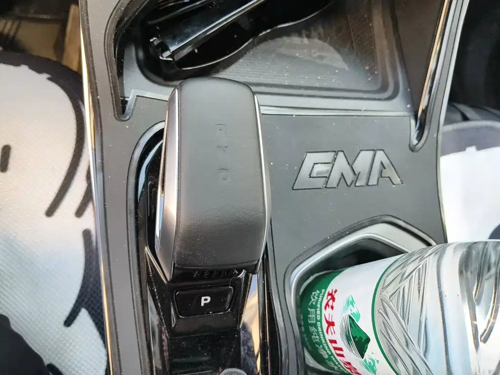 Geely Boyue L — миниатюра 10