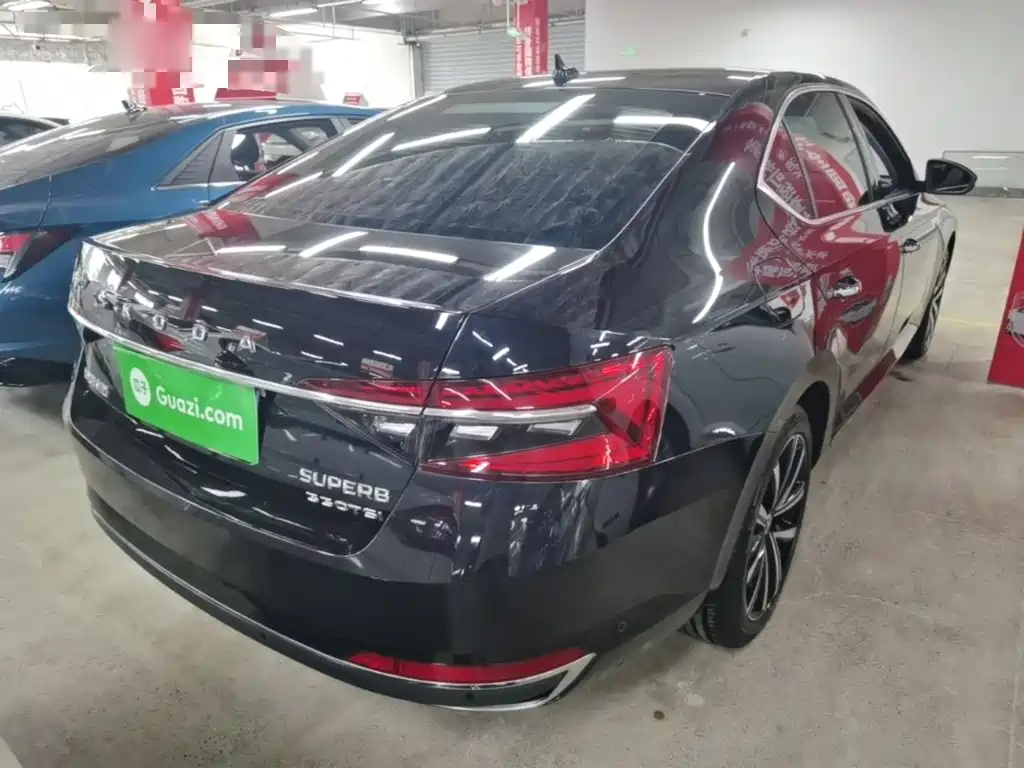 Skoda Superb — миниатюра 7