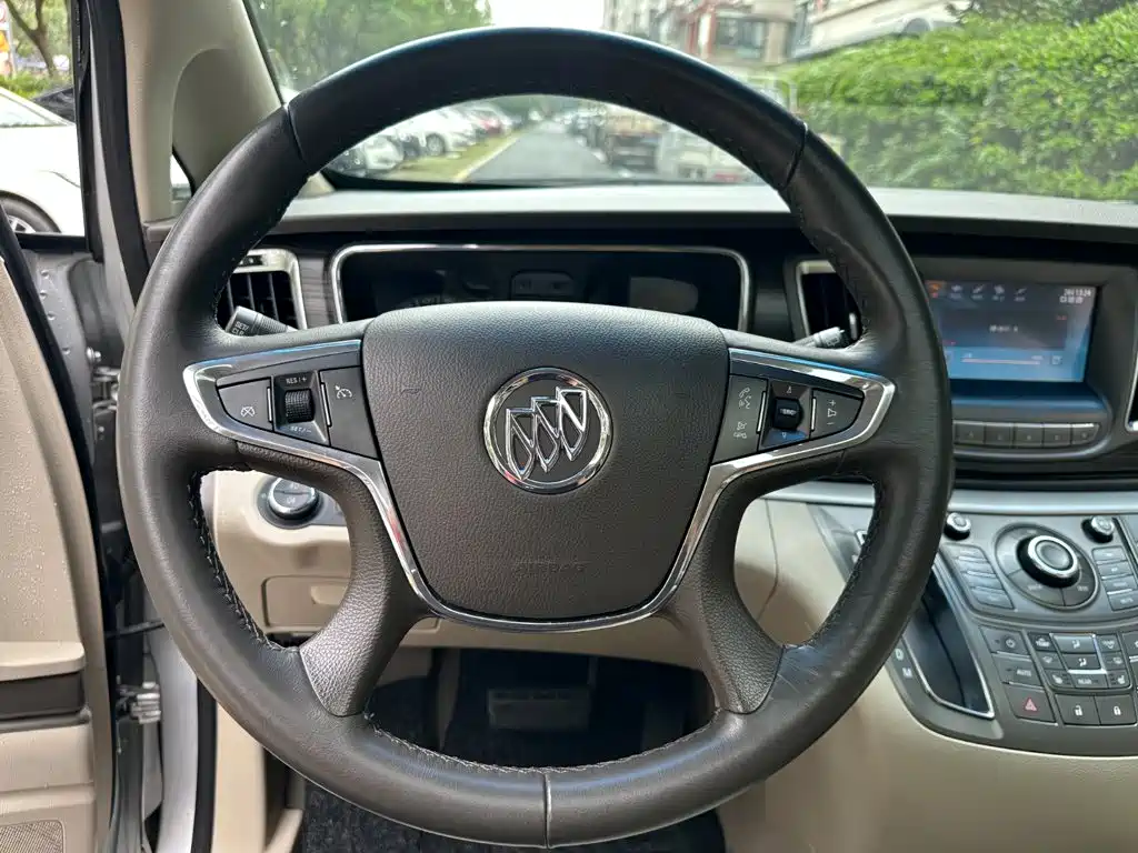 Buick GL8 — миниатюра 13