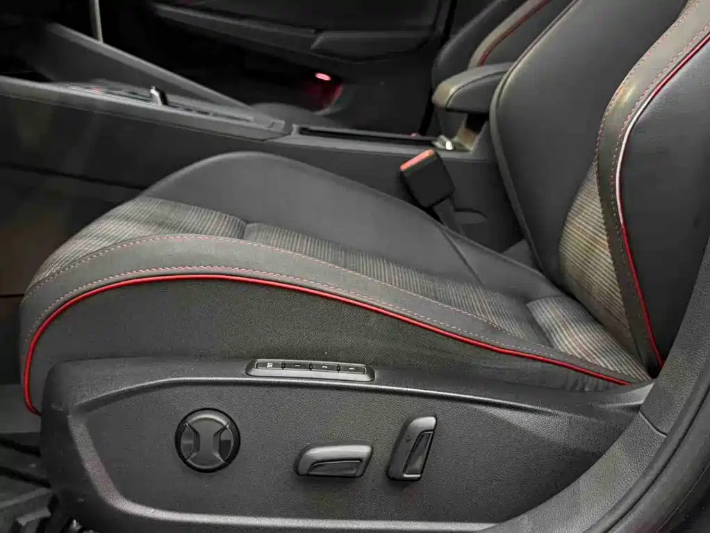Volkswagen Golf GTI — миниатюра 16