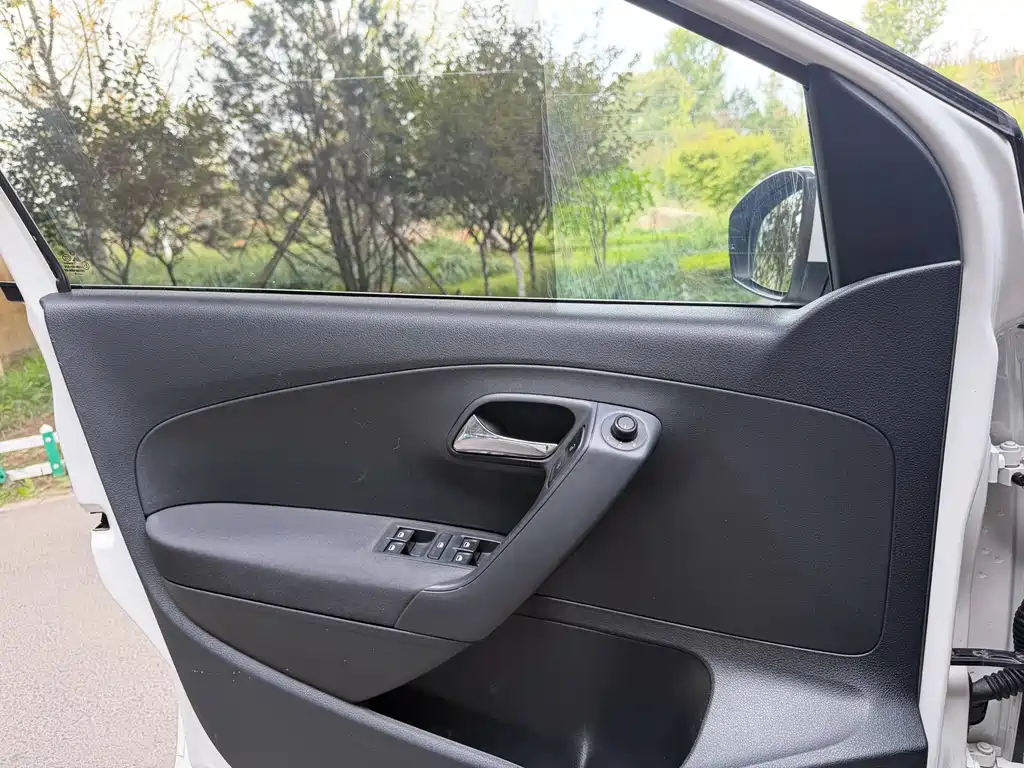 Volkswagen Polo — миниатюра 19