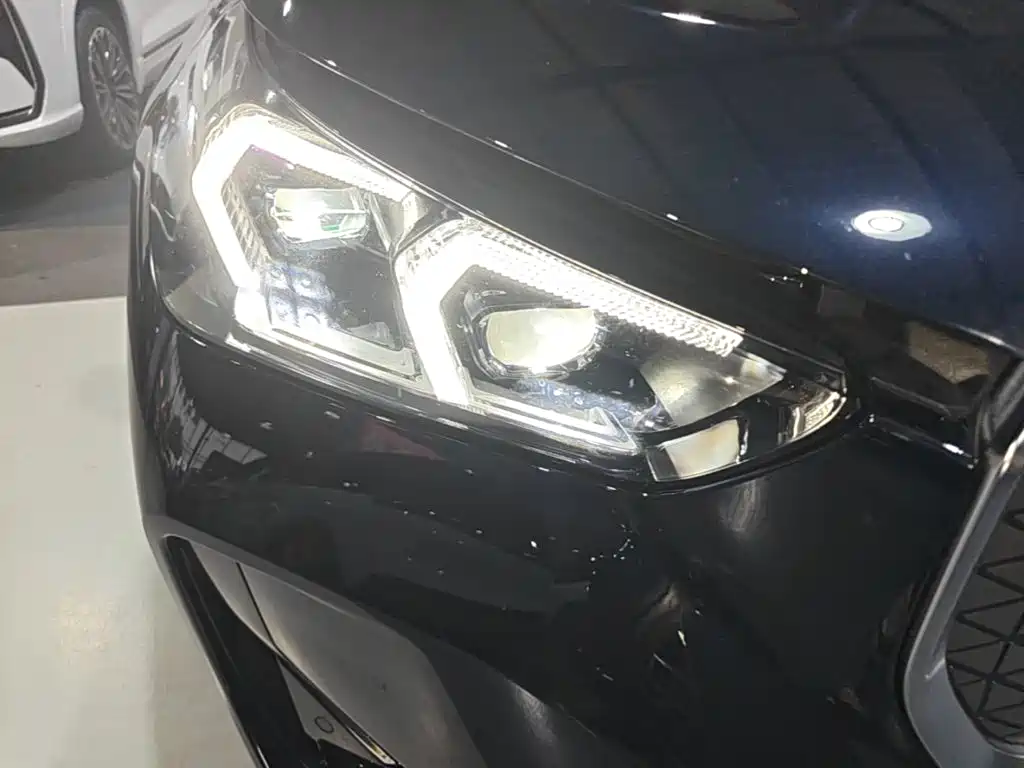 BMW iX1 — миниатюра 11