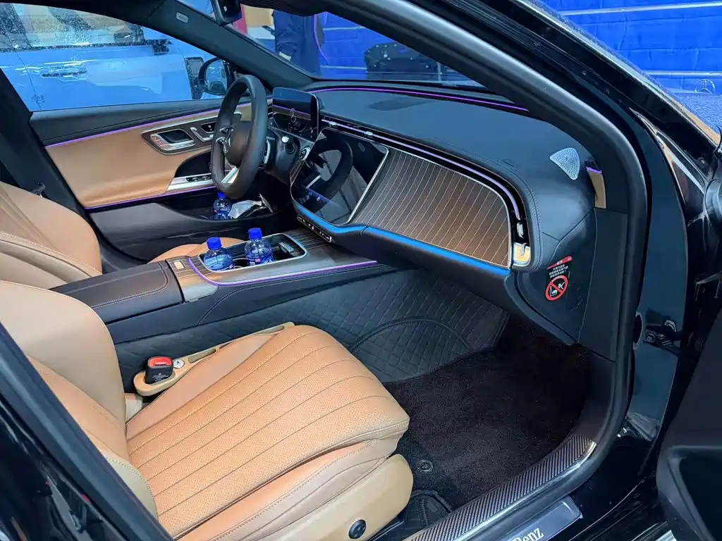 Mercedes-Benz E-Class — миниатюра 7