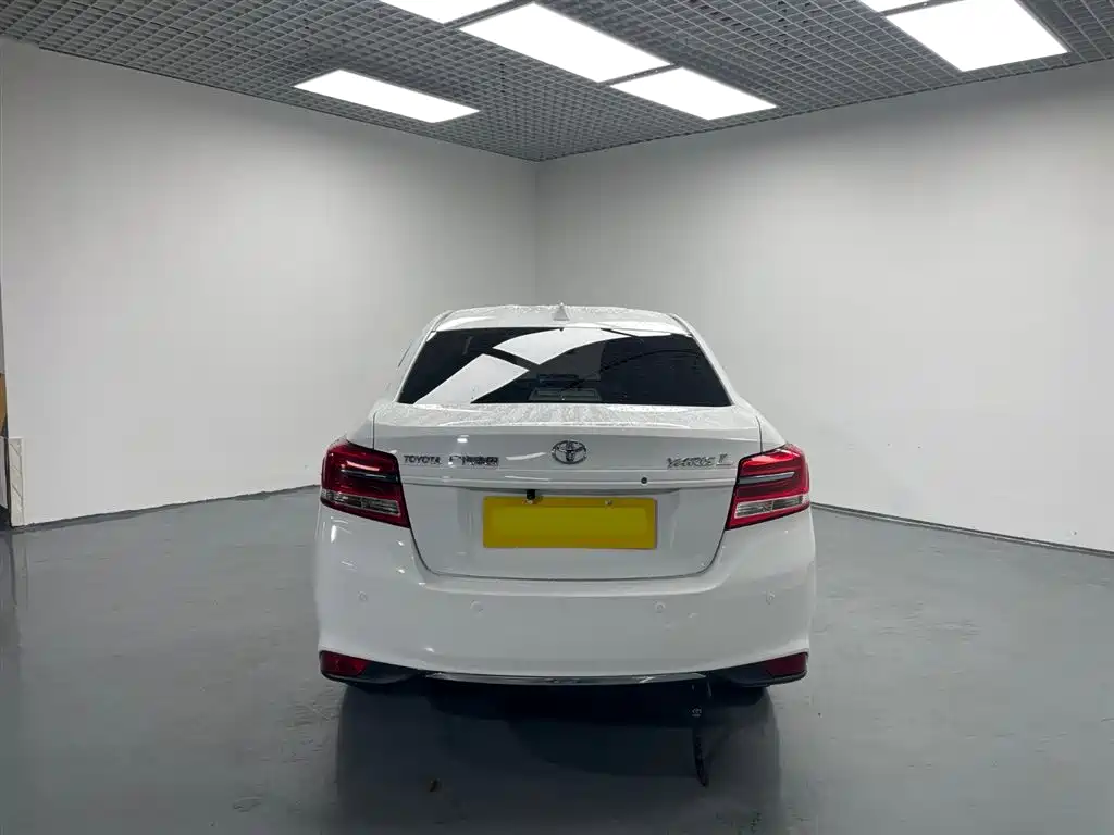 TOYOTA YARIS L TO ENJOY