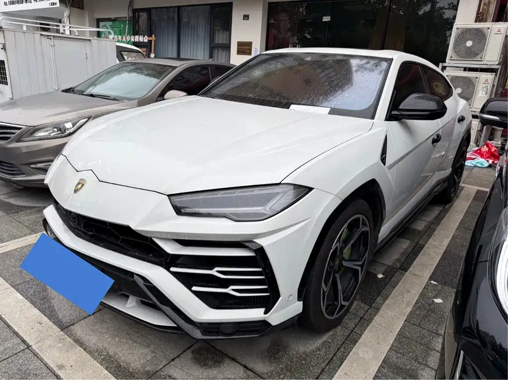 Купить Lamborghini Urus