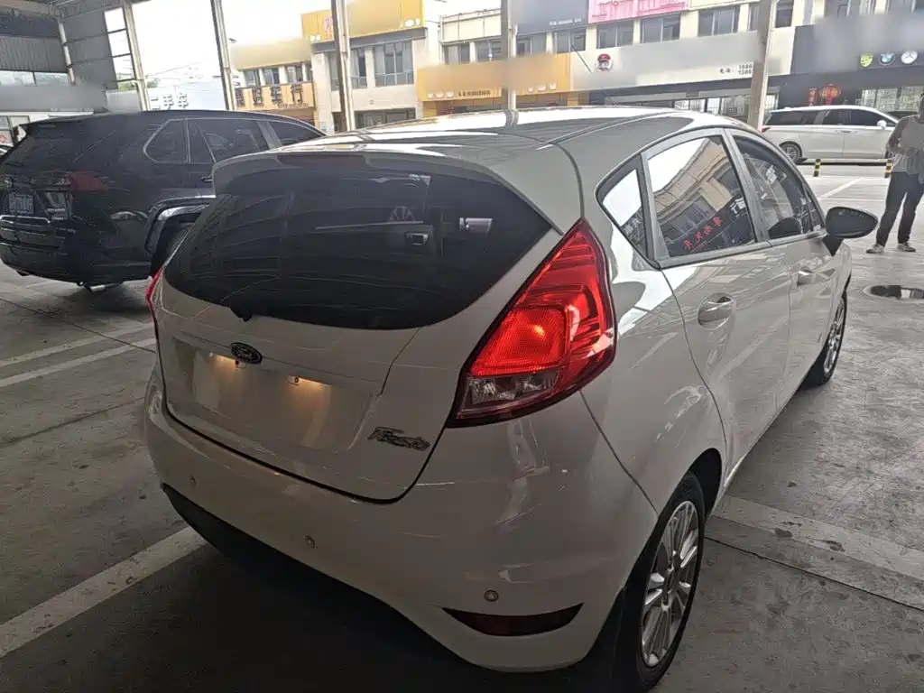 Ford Fiesta — миниатюра 7