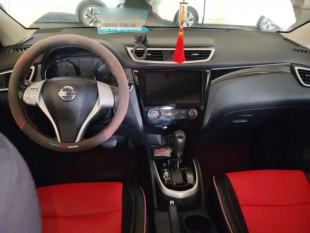Nissan Qashqai — миниатюра 13