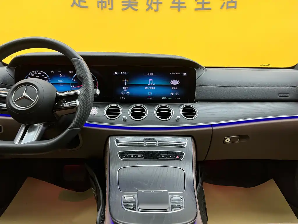 MERCEDES-BENZ E CLASS