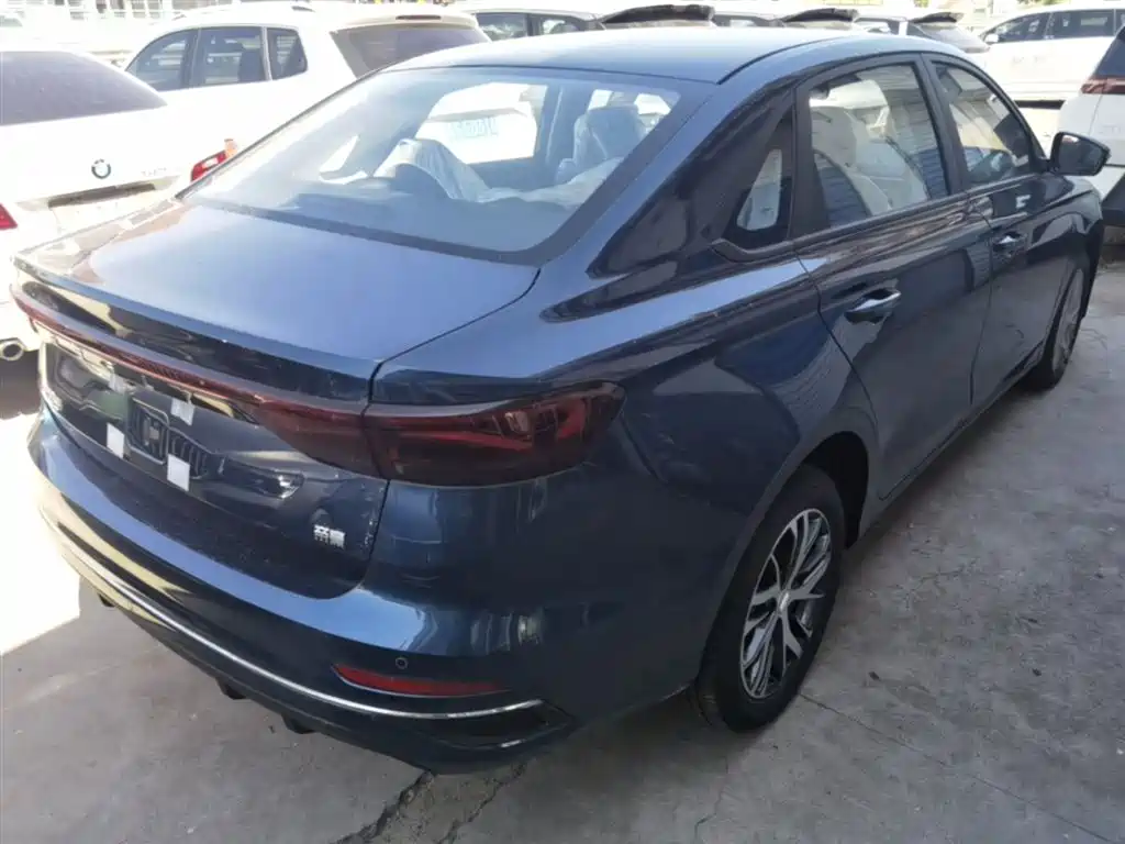 Geely Emgrand 2026 400 1.5L CVT