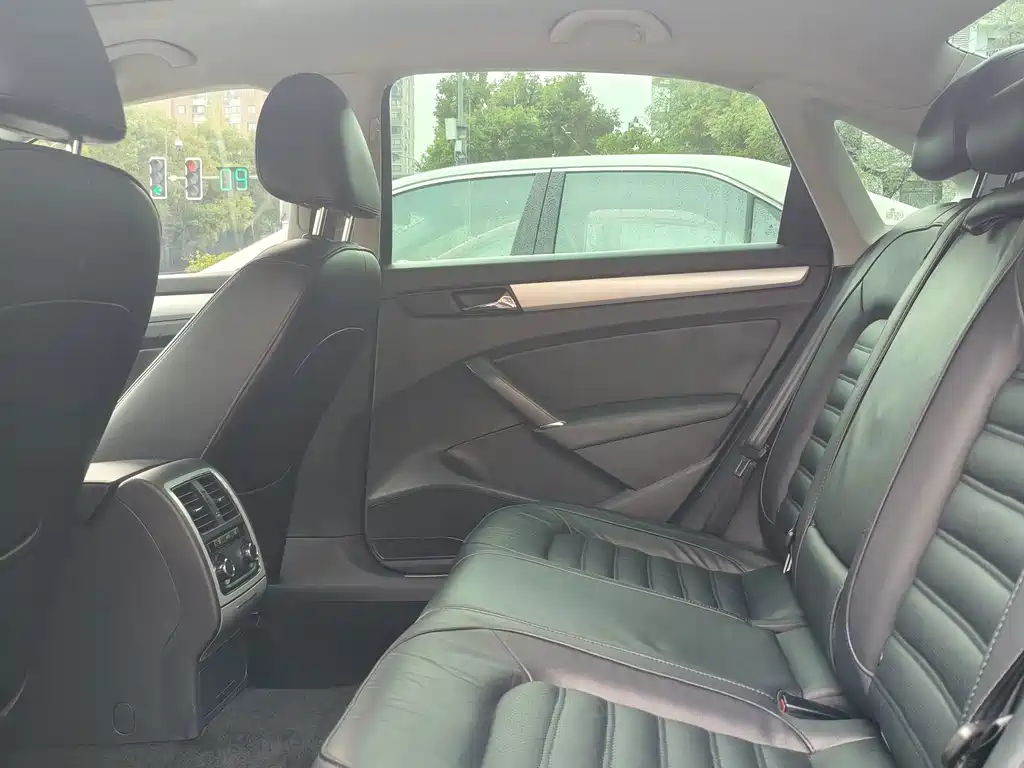 Volkswagen Passat — миниатюра 6