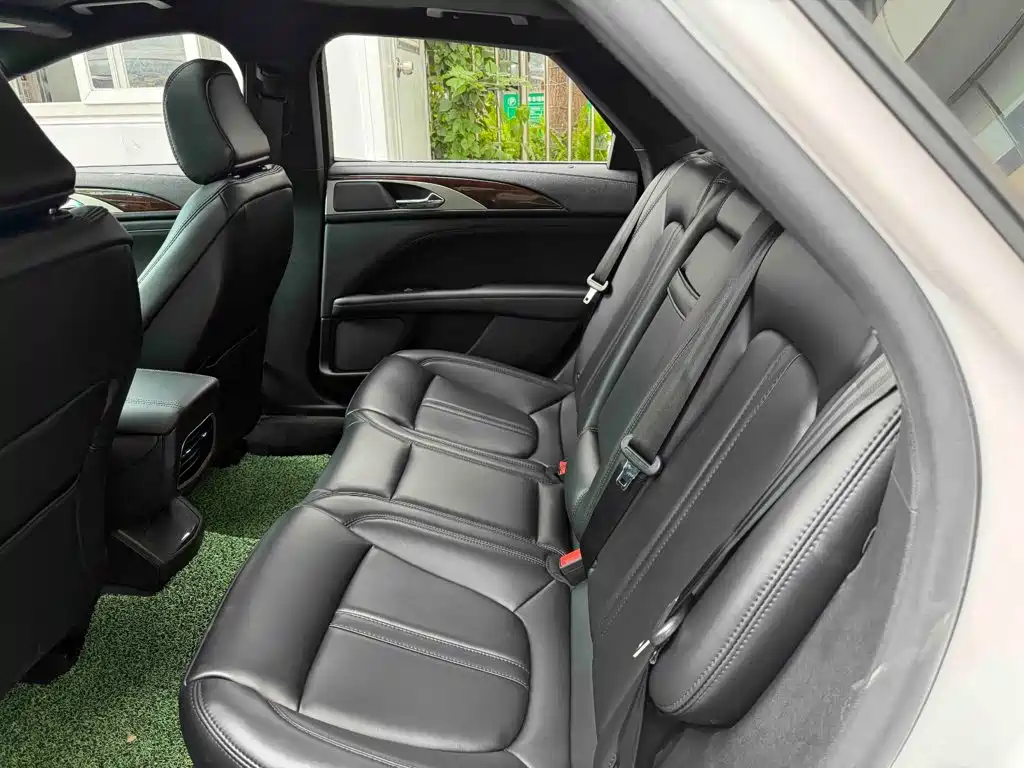 Lincoln MKZ — миниатюра 8