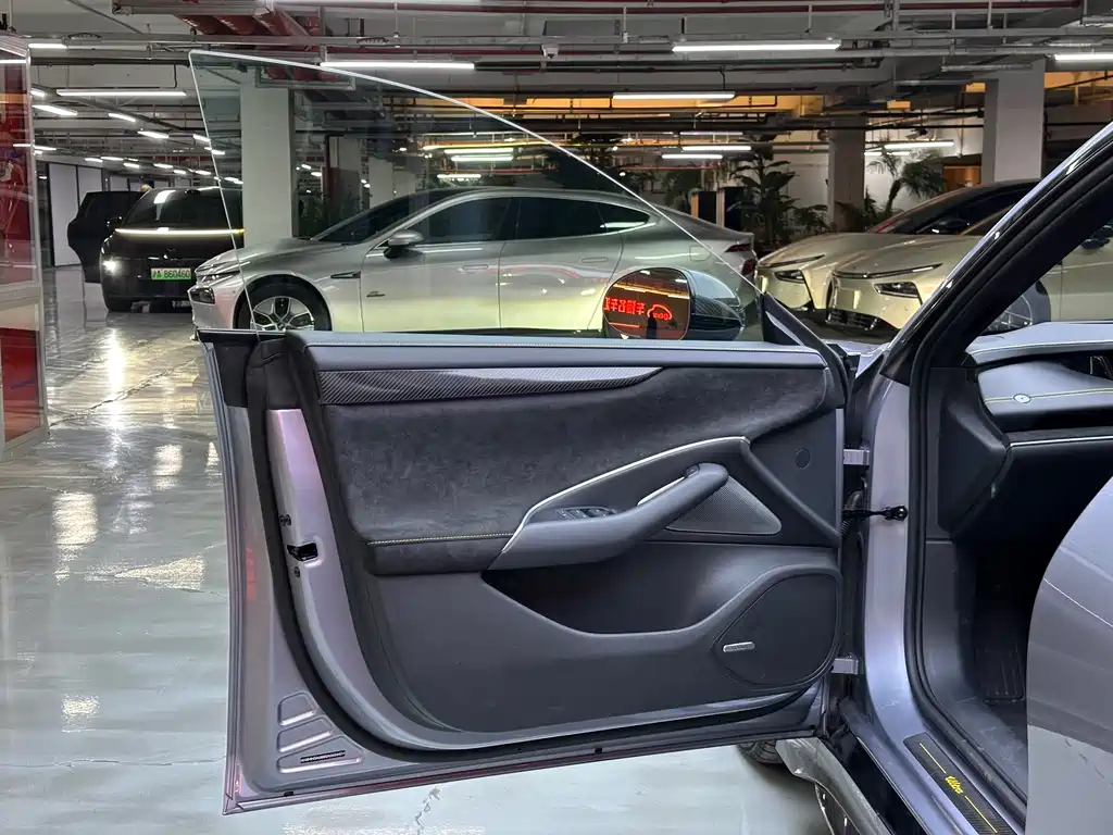 XIAOMI CAR XIAOMI SU7 ULTRA