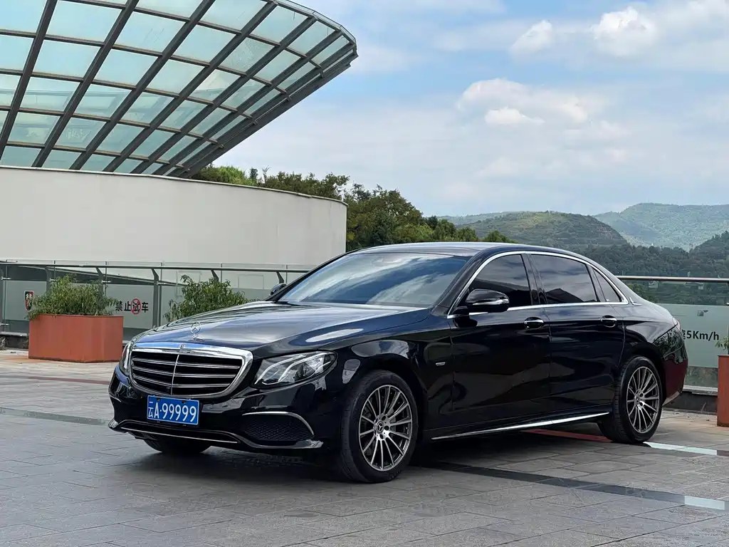 Mercedes-Benz E-Class — миниатюра 3