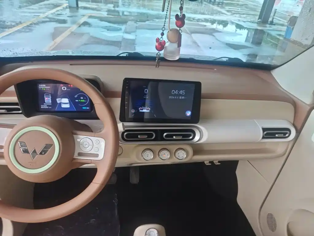 Wuling MINIEV — миниатюра 13