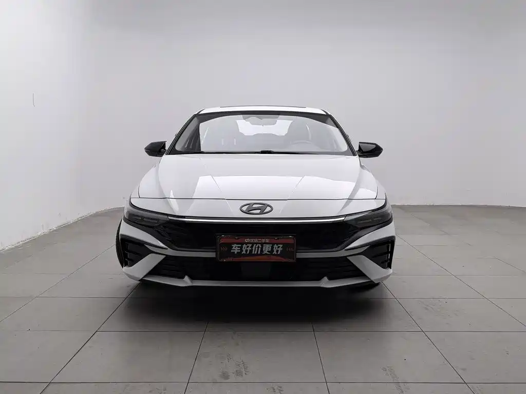 Hyundai Elantra — миниатюра 3