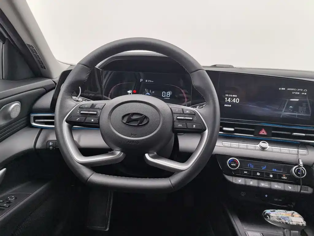 Hyundai Elantra — миниатюра 11