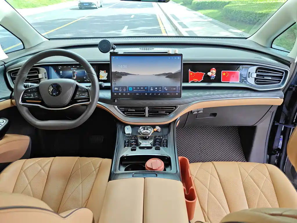 Denza Denza D9 — миниатюра 9