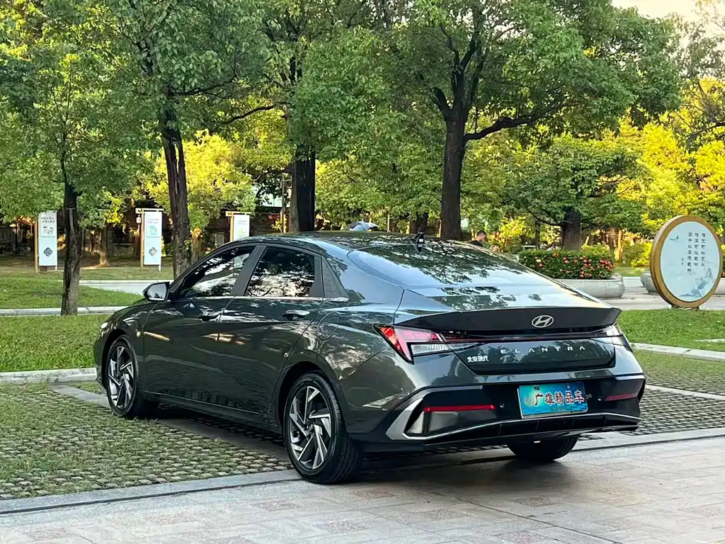 MODERN ELANTRA