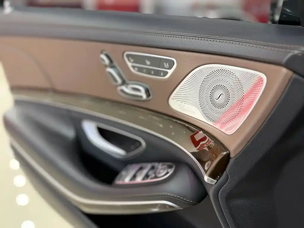 Mercedes-Benz S-Class — миниатюра 12