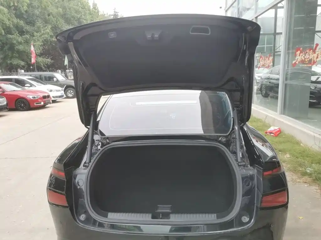 XPeng P7 — миниатюра 19
