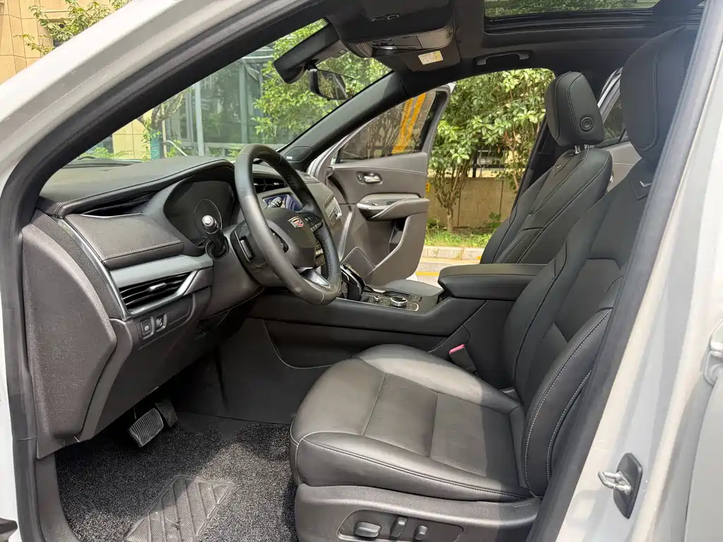 Cadillac XT4 — миниатюра 11