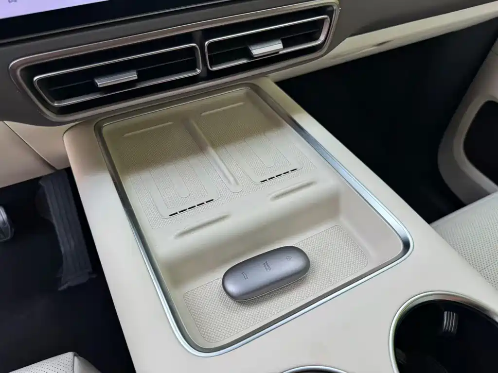 Li Auto Li MEGA — миниатюра 11
