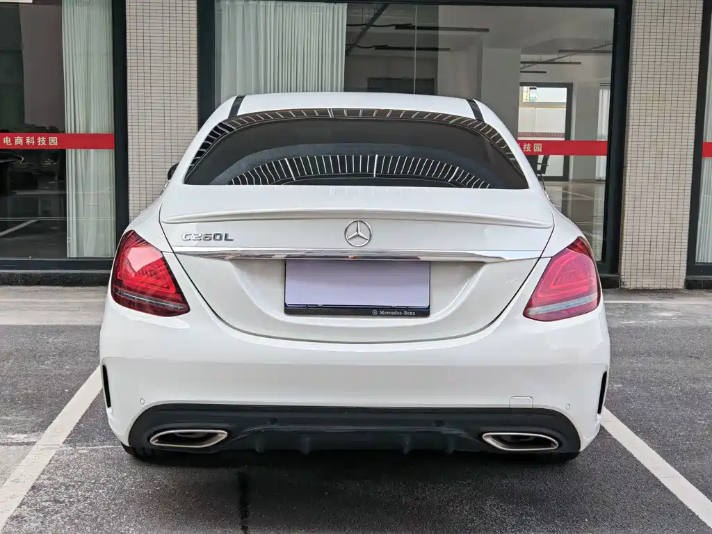 Mercedes-Benz C-Class — миниатюра 6