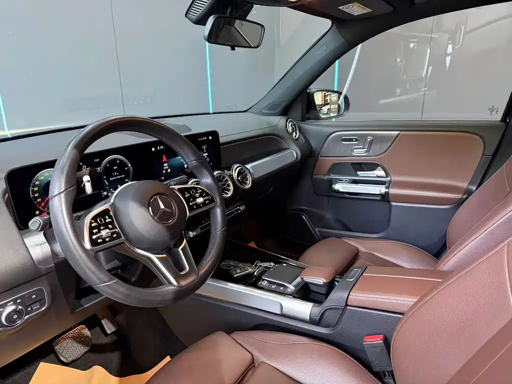 Mercedes-Benz GLB — миниатюра 11