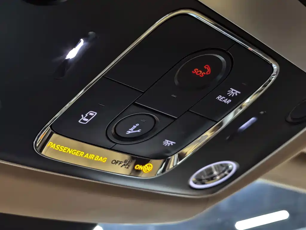 Bentley Flying Spur — миниатюра 26
