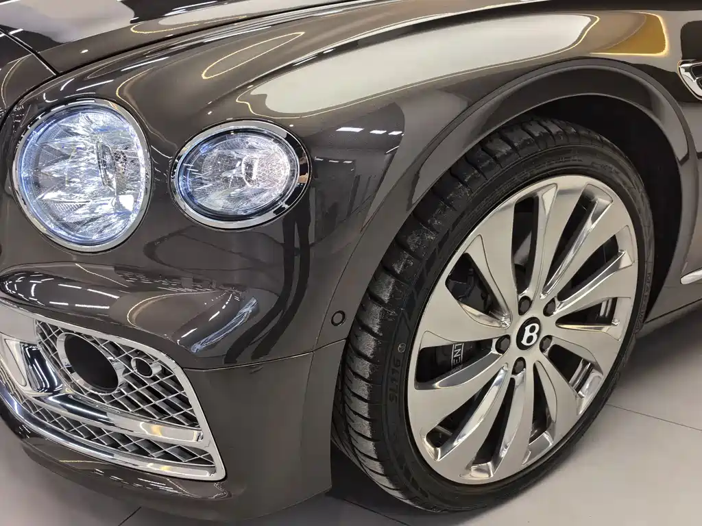 Bentley Flying Spur — миниатюра 7
