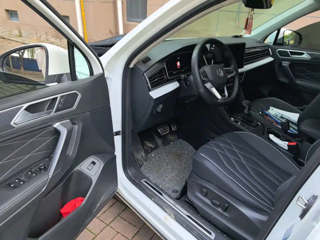 Volkswagen Tiguan L — миниатюра 17
