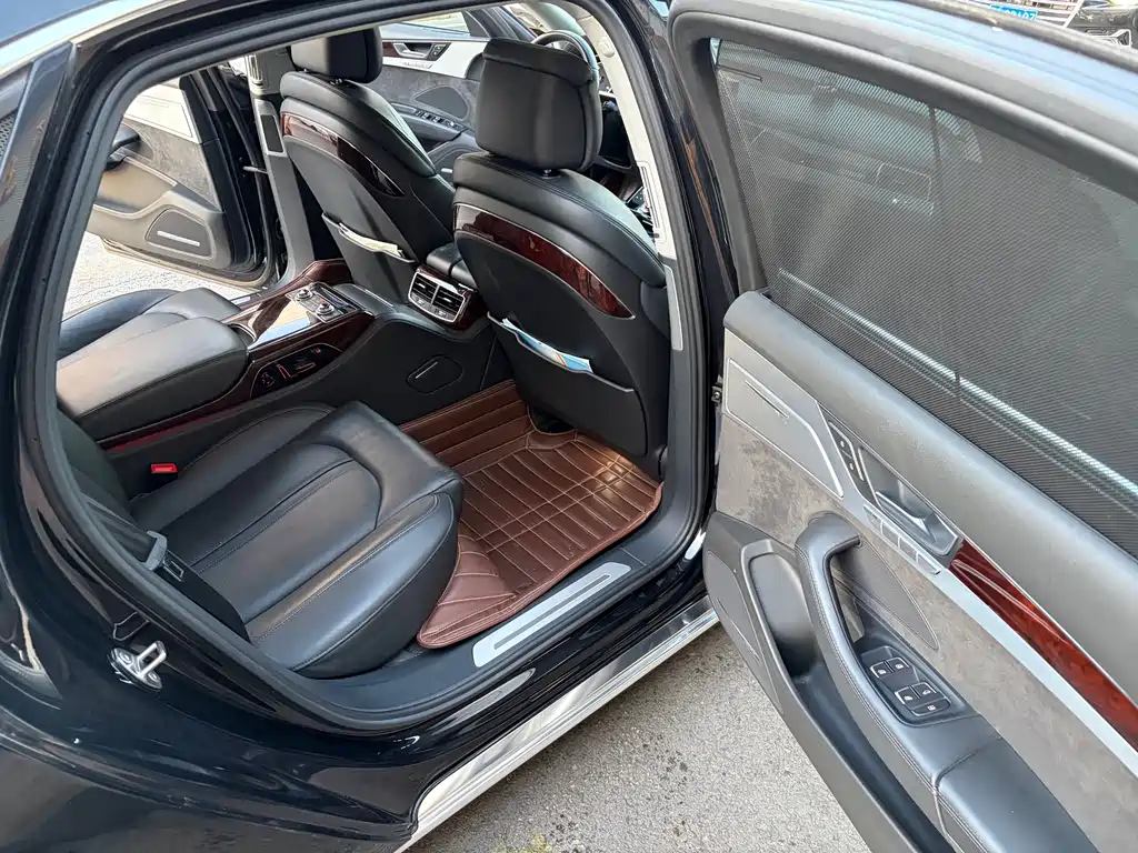 Audi A8 — миниатюра 12