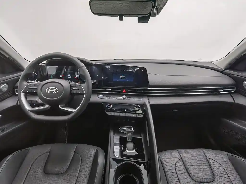 Hyundai Elantra — миниатюра 5