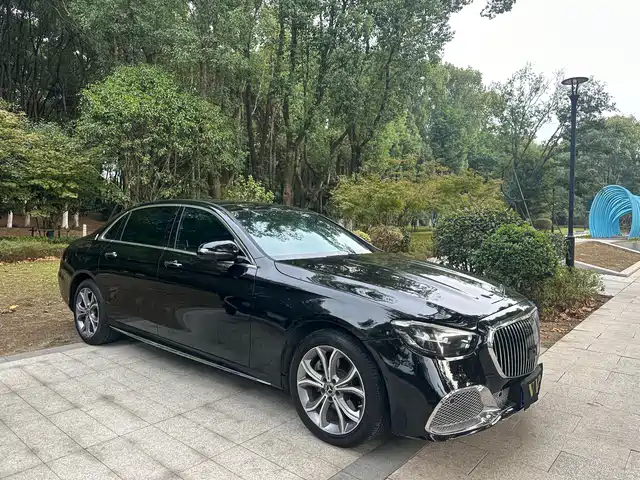 MERCEDES-BENZ E CLASS