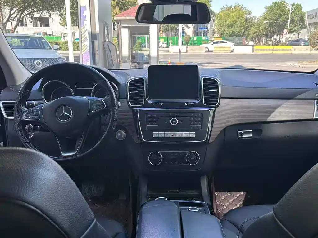 Mercedes-Benz GLE (Import) — миниатюра 6